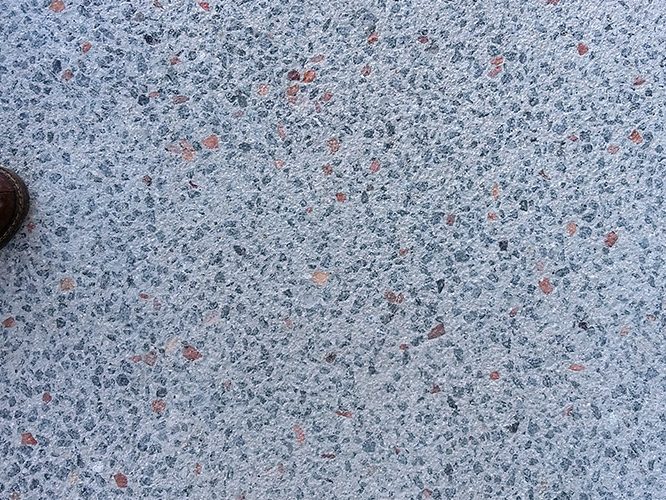 Traitement de béton - Bouchardage