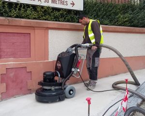 Traitement du béton - bouchardage Traitement du béton - bouchardage