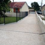 Béton désactivé ; aspect gravillonné au béton