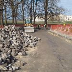 Chantilly Rue du Conétable, Aménagement complet en pavés de remploi , bordures , pavés sur voirie et sur trottoirs; Intégration d’un circuit de chauffage sous le pavage