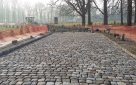 Chantilly Rue du Conétable, Aménagement complet en pavés de remploi , bordures , pavés sur voirie et sur trottoirs; Intégration d’un circuit de chauffage sous le pavage