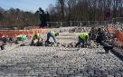 Chantilly Rue du Conétable, Aménagement complet en pavés de remploi , bordures , pavés sur voirie et sur trottoirs; Intégration d’un circuit de chauffage sous le pavage