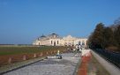 Chantilly Rue du Conétable, Aménagement complet en pavés de remploi , bordures , pavés sur voirie et sur trottoirs; Intégration d’un circuit de chauffage sous le pavage