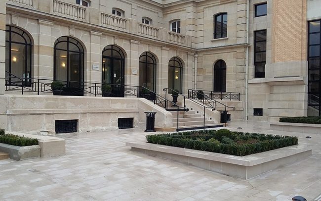 Maison de Champagne Moët & Chandon, Epernay, pose de pavés et dalles sur caves de stockage