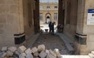 Cour de la Monnaie de Paris - remise en etat de la cour intérieure - dépose - terrassement - repose des pavés après passage de réseaux.
