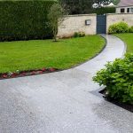 Terrasse en granit gris clair grand format