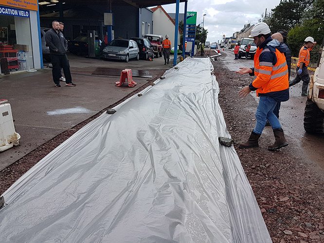 On étuve le béton avec un poliane, la minéralisation intervient plus tard