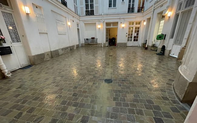 Aménagement cour intérieure sur voutes (pavage)